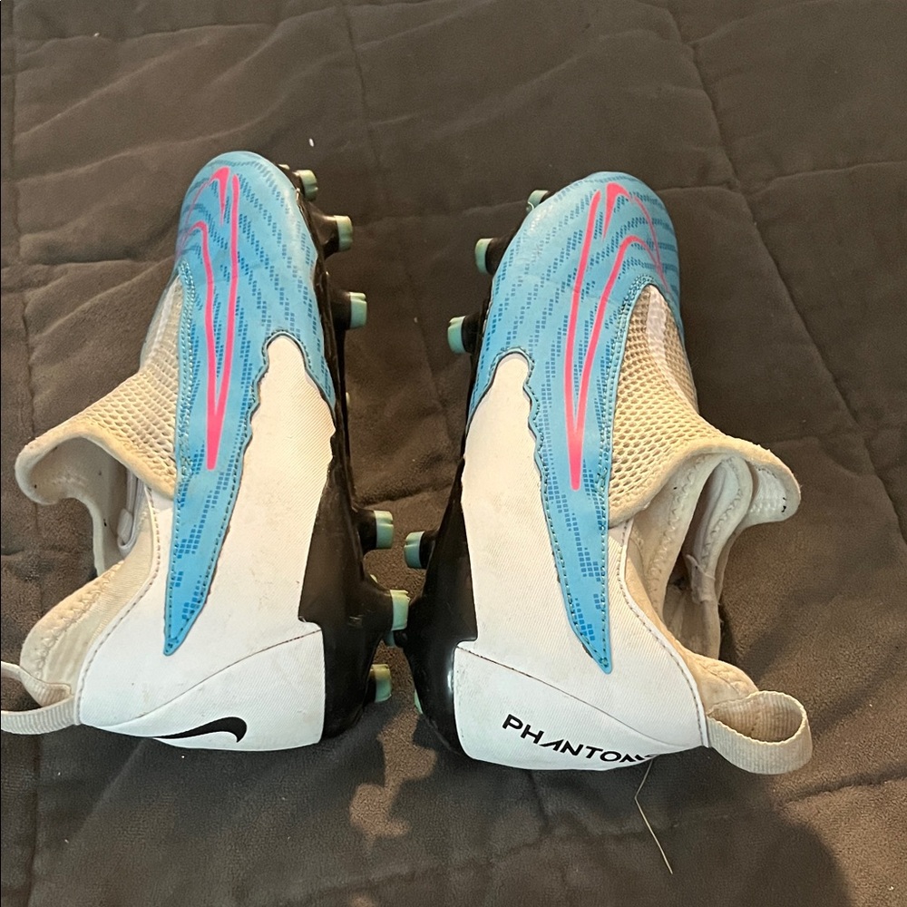 Nike Phantom Kids soccer cleats Sneakers - White, Blue, and Pink